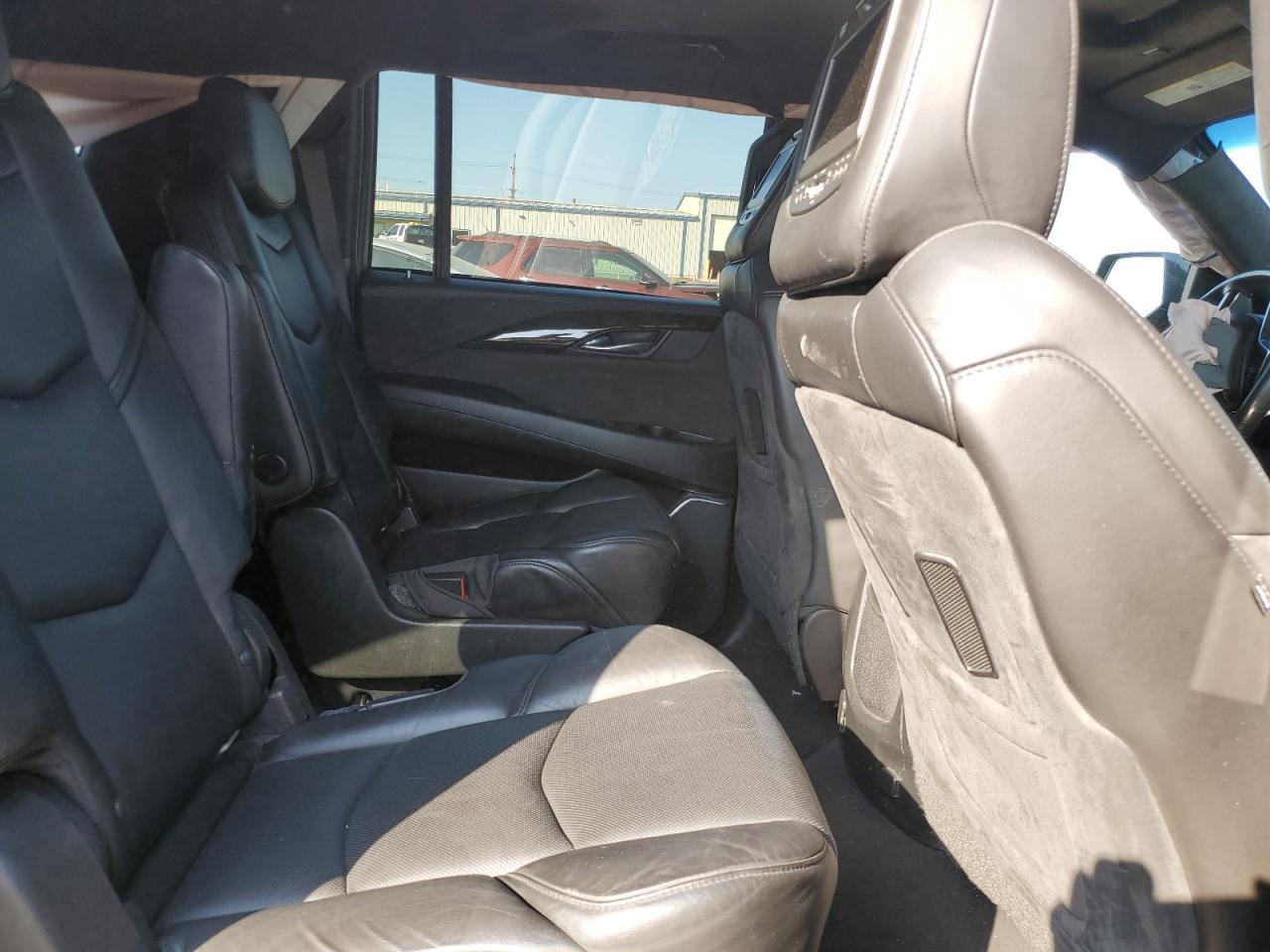 2016 CADILLAC Escalade ESV