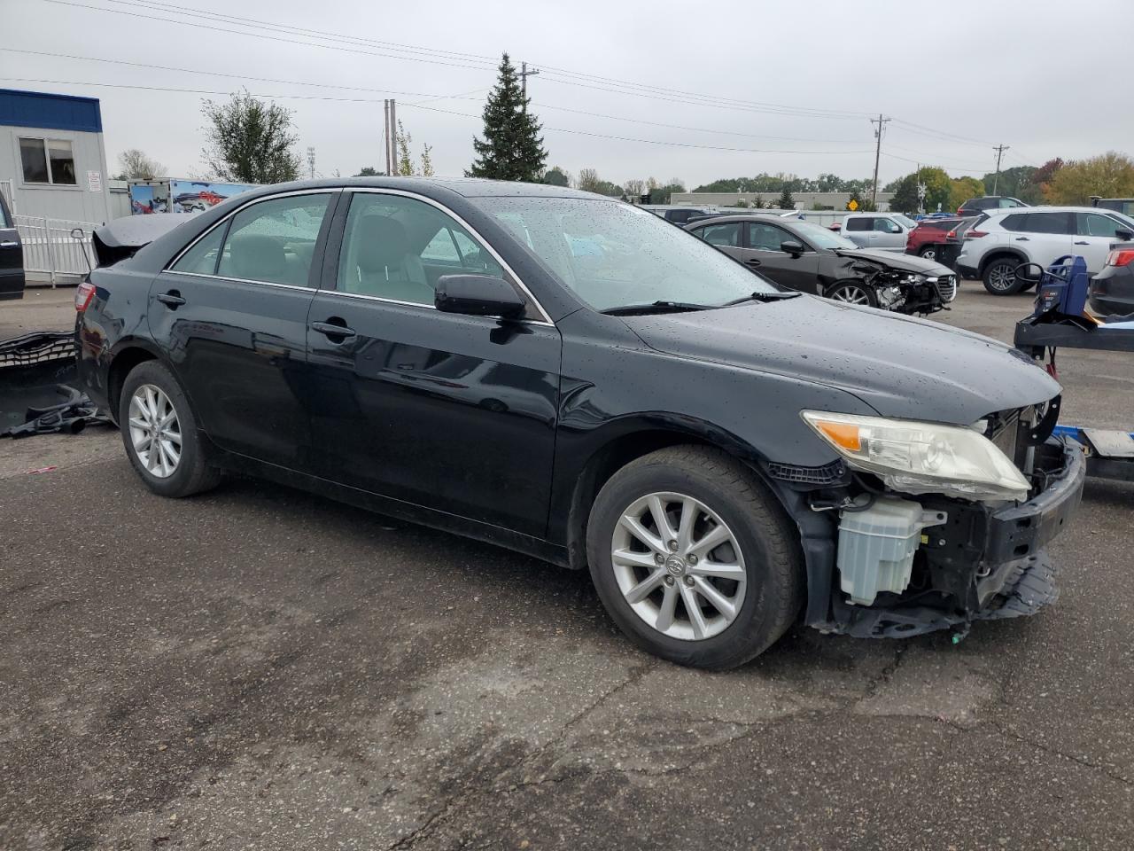 2011 TOYOTA CAMRY