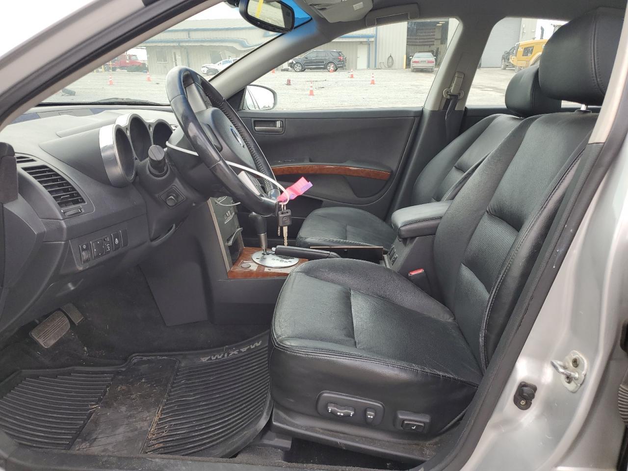 2004 NISSAN Maxima