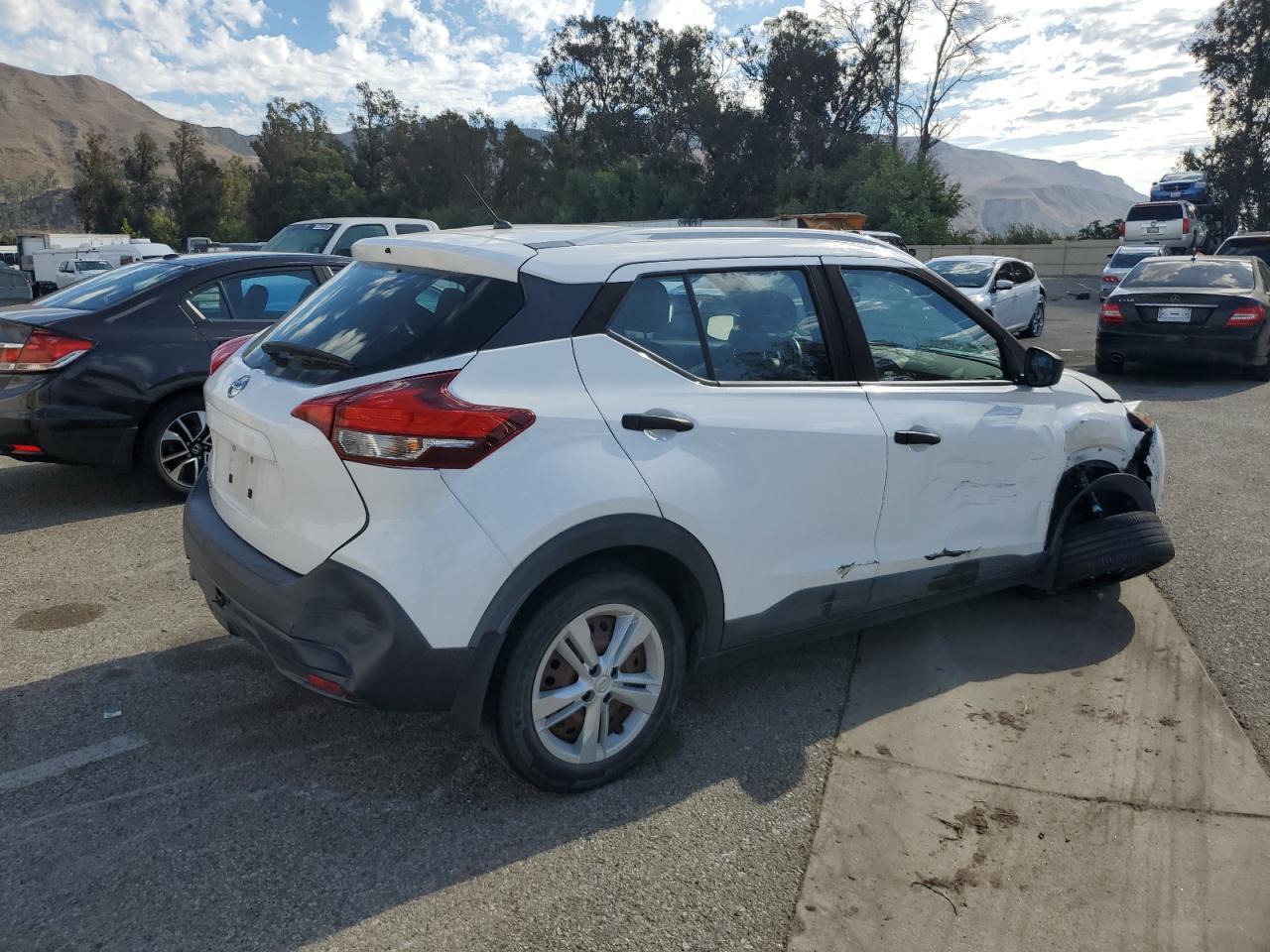 2018 NISSAN KICKS