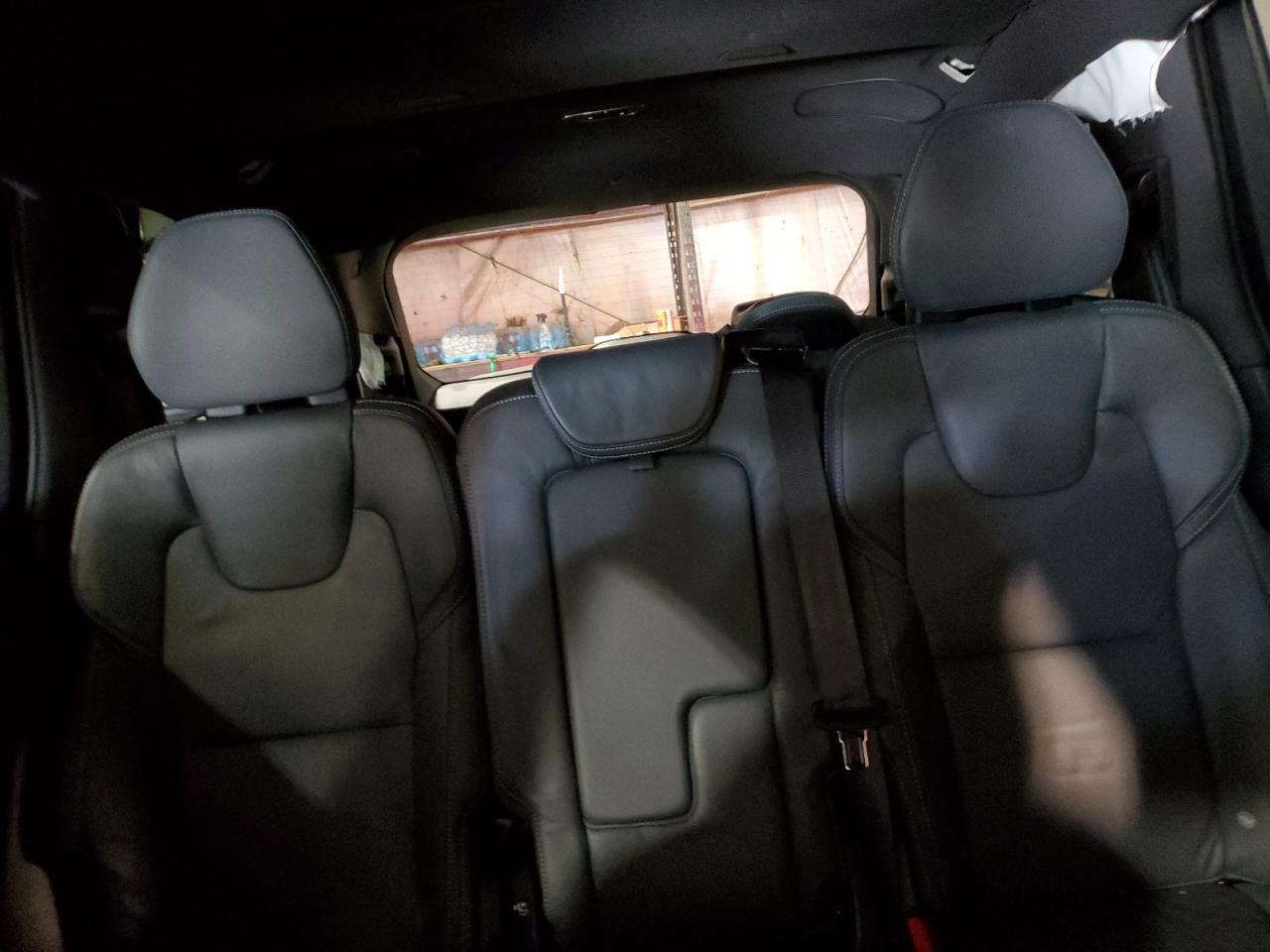 2022 VOLVO XC90