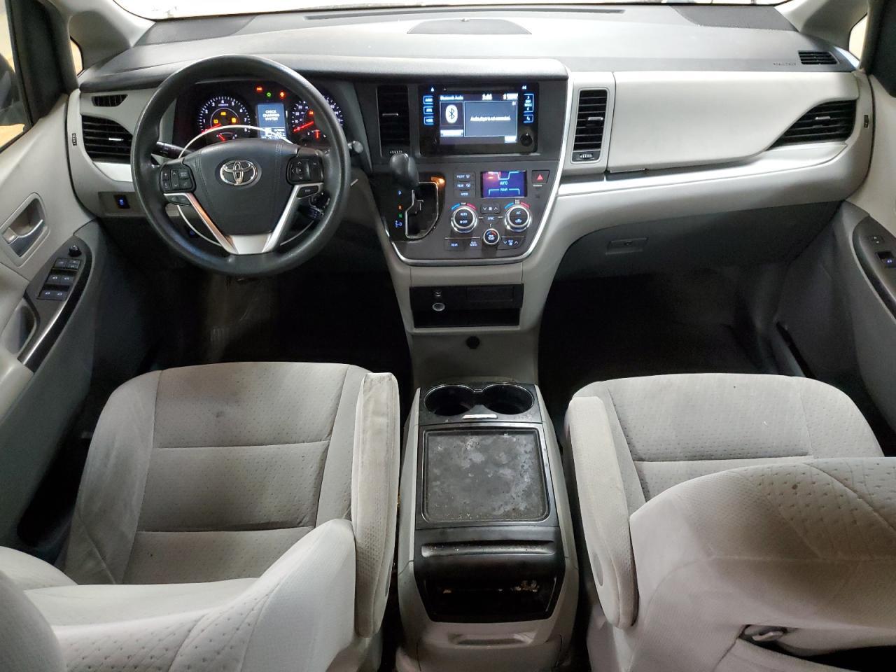 2015 TOYOTA SIENNA