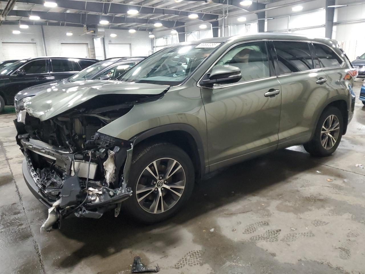 2016 TOYOTA HIGHLANDER