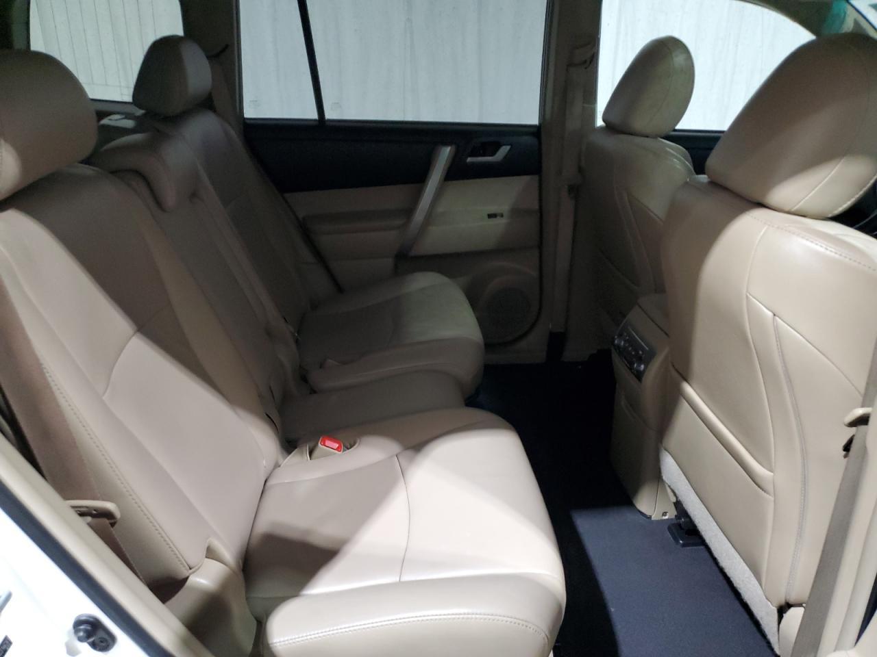 2012 TOYOTA HIGHLANDER