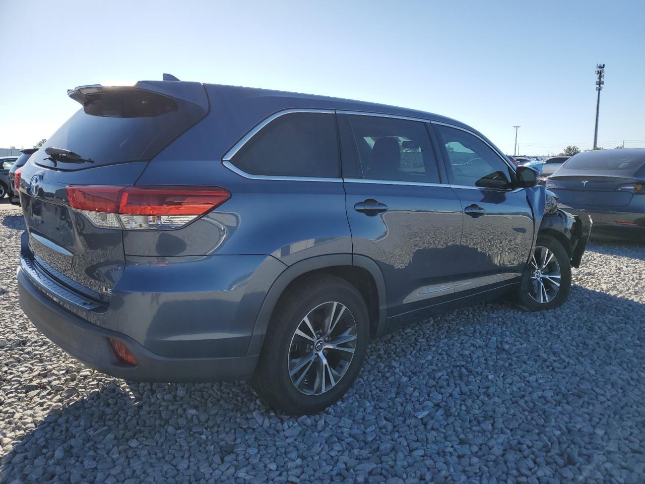 2017 TOYOTA HIGHLANDER