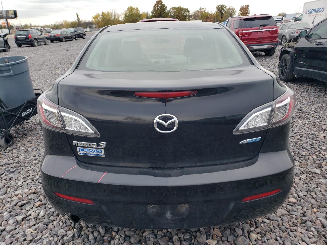 2013 MAZDA 3