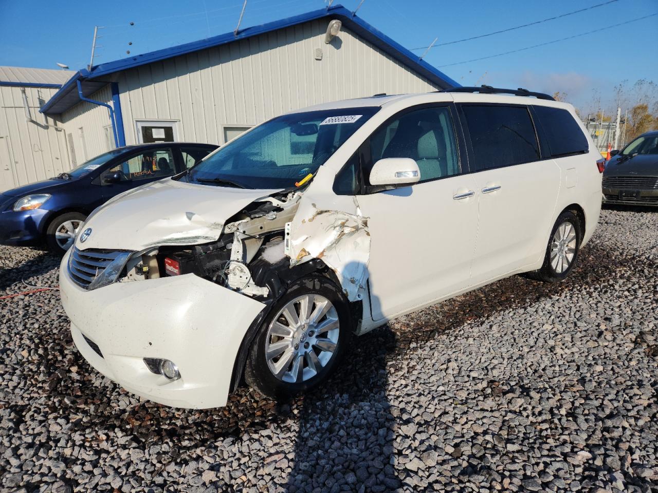 2015 TOYOTA SIENNA
