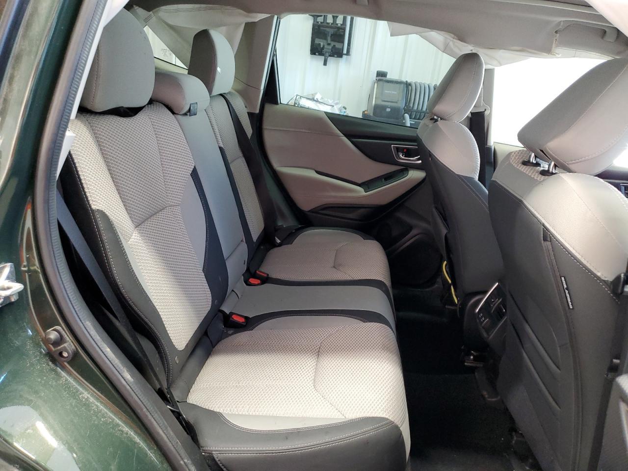 2022 SUBARU FORESTER