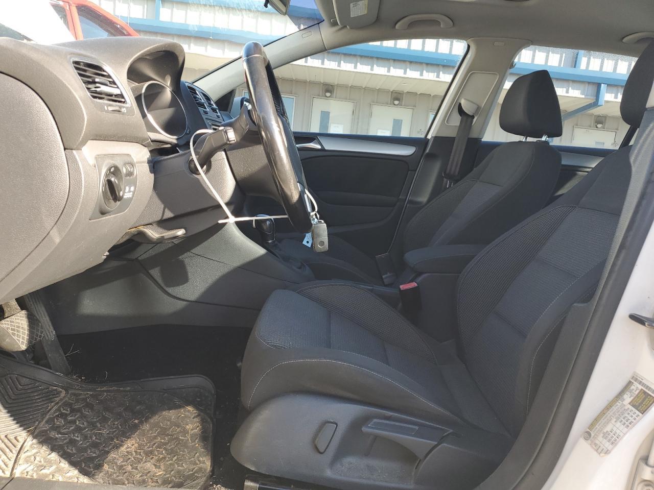 2013 VOLKSWAGEN GOLF