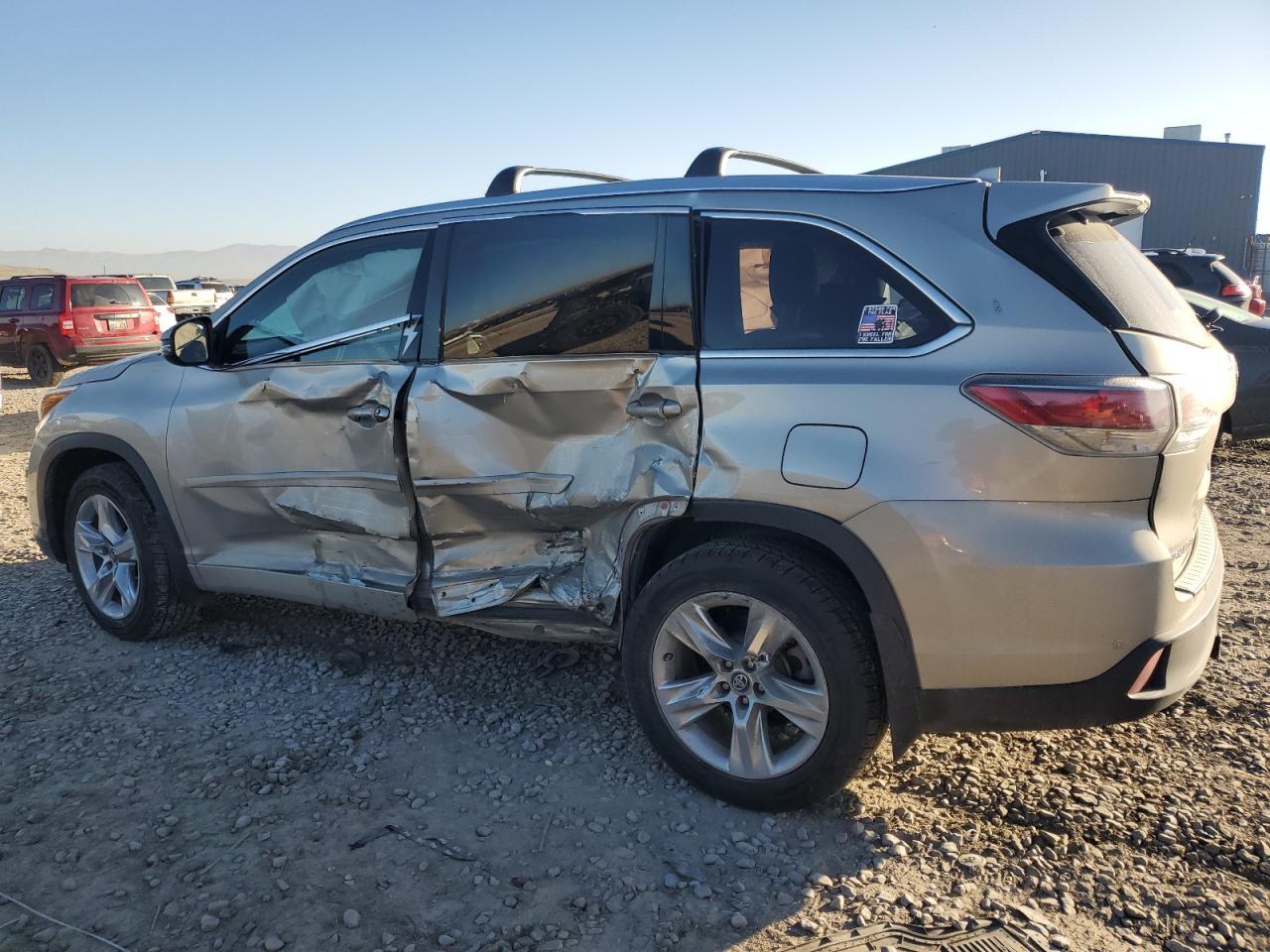 2016 TOYOTA HIGHLANDER