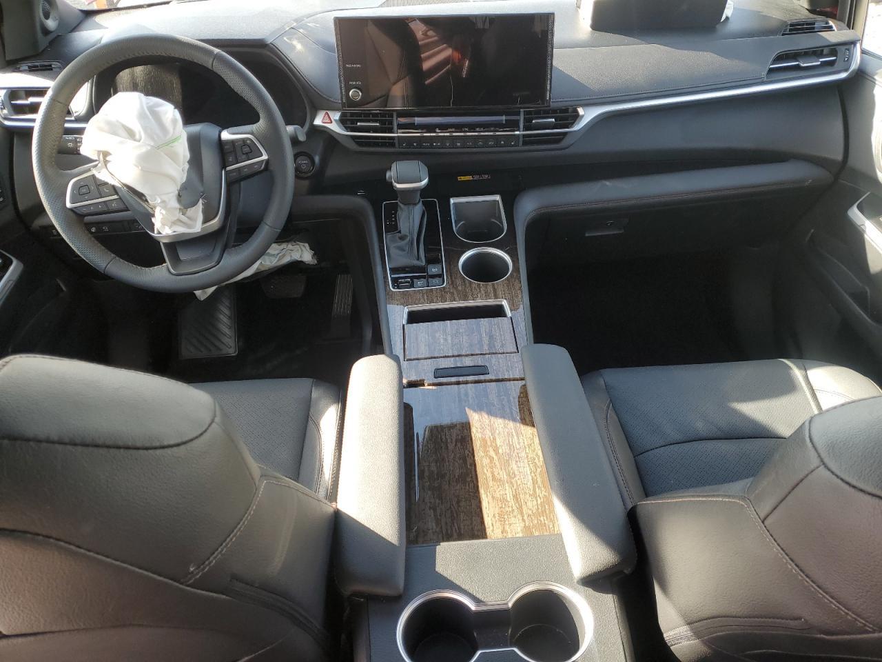 2025 TOYOTA SIENNA