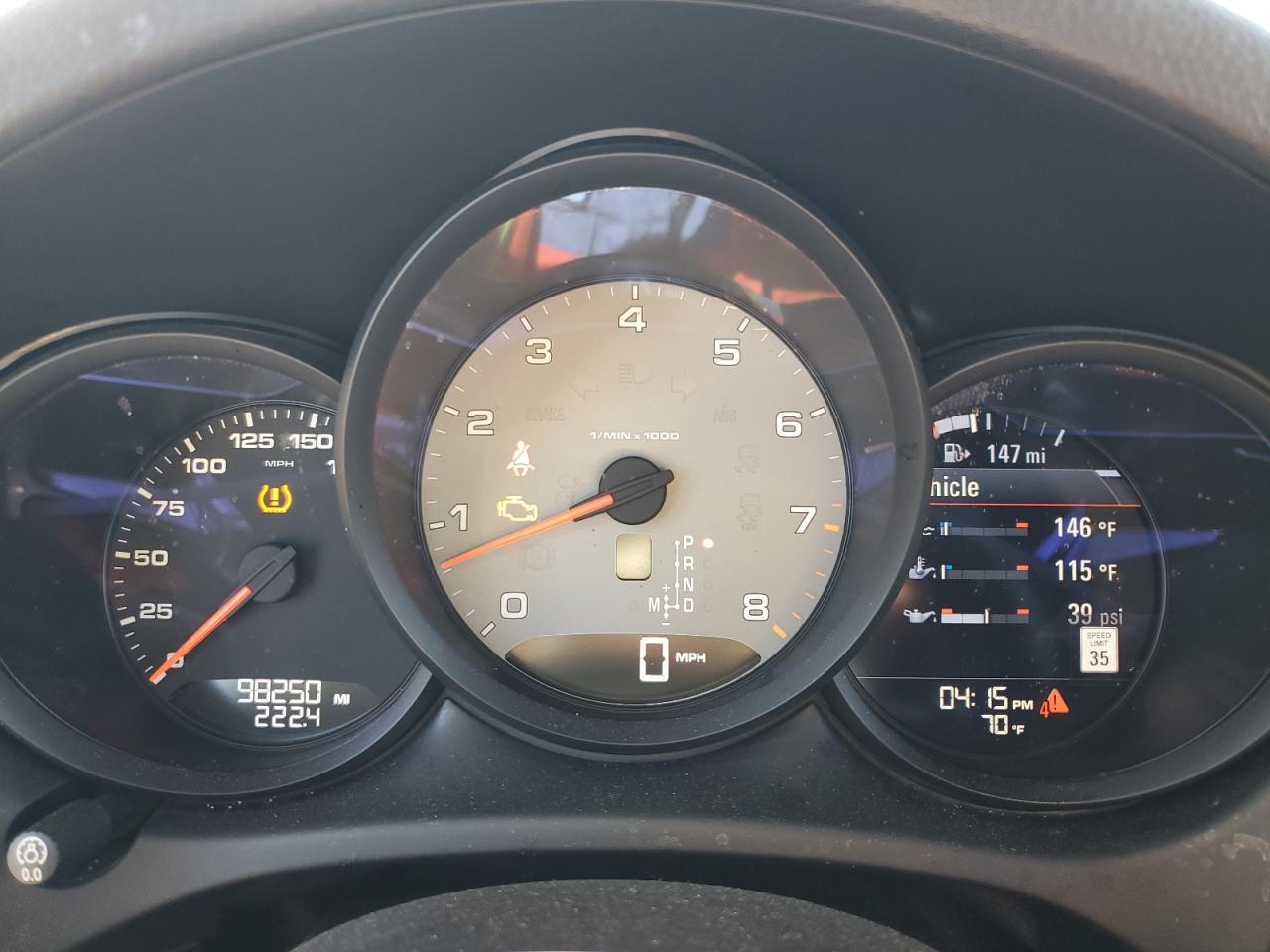 2016 PORSCHE Macan