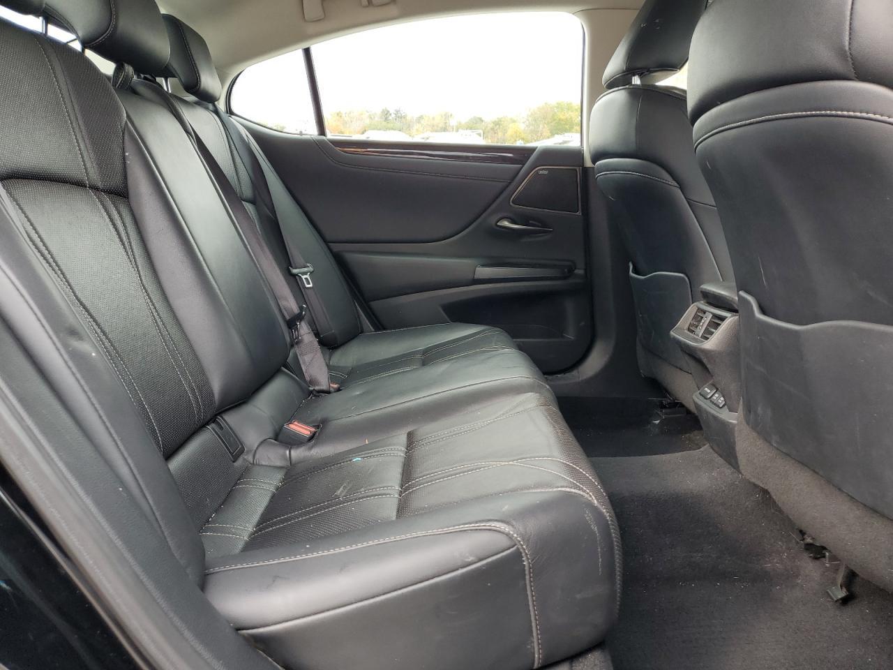 2019 LEXUS ES 350