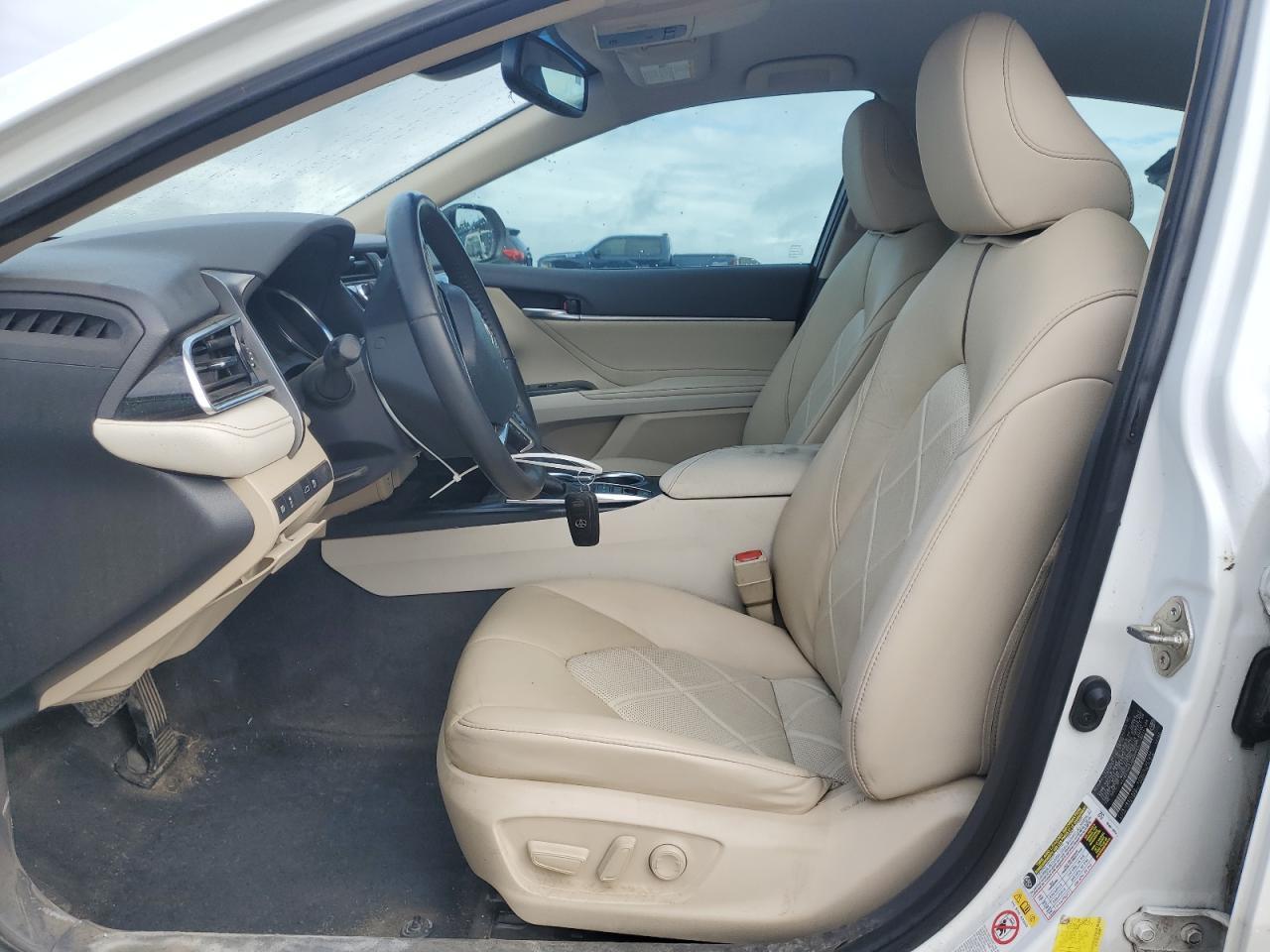 2018 TOYOTA CAMRY