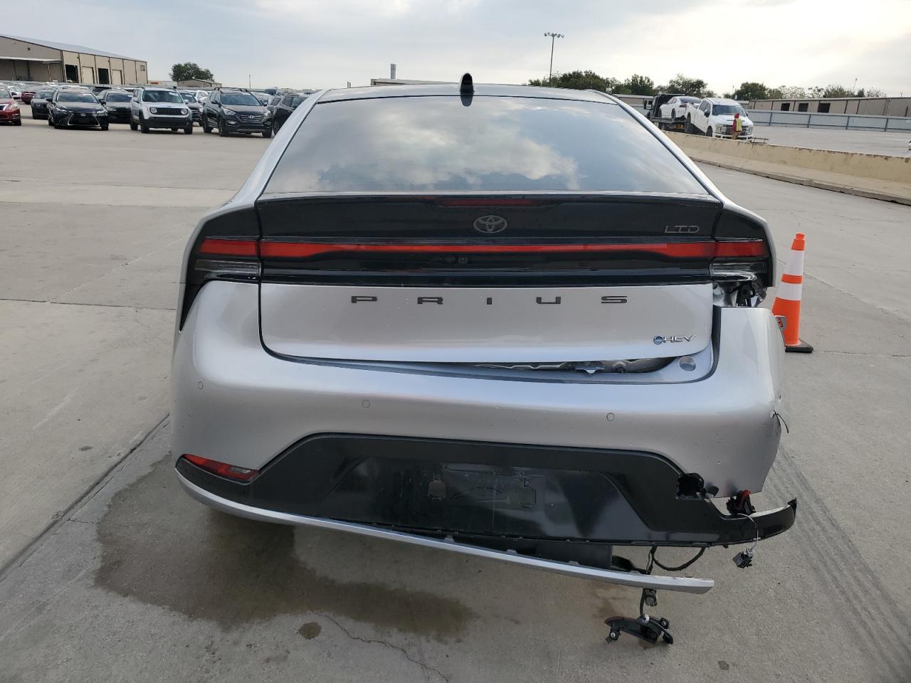 2024 TOYOTA PRIUS