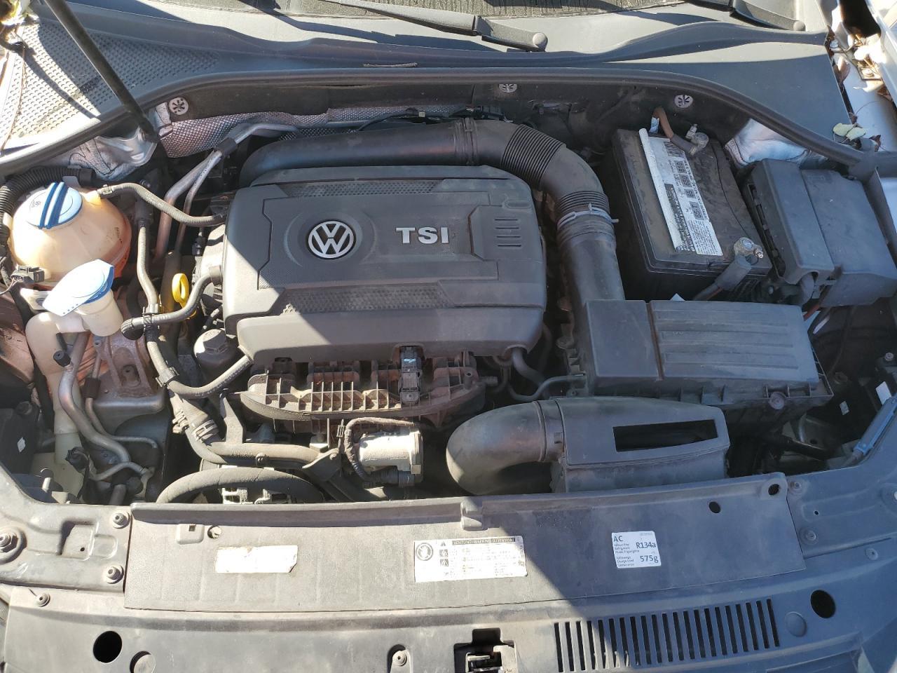 2014 VOLKSWAGEN Passat