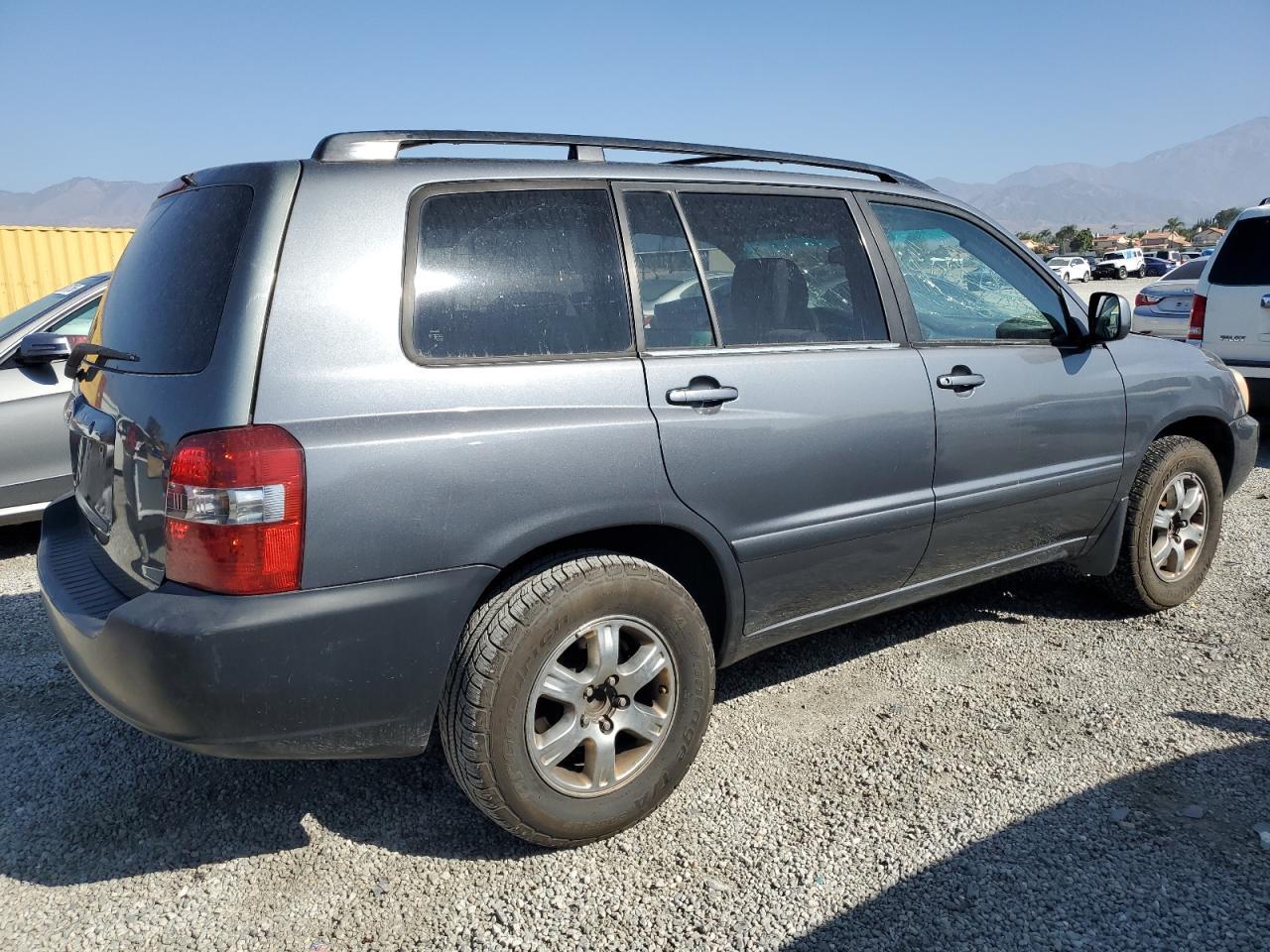 2005 TOYOTA HIGHLANDER