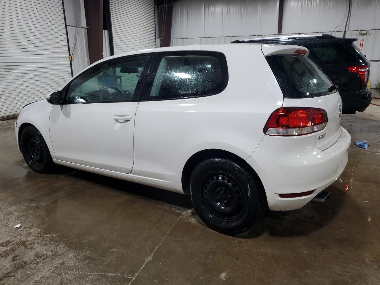 2011 VOLKSWAGEN GOLF