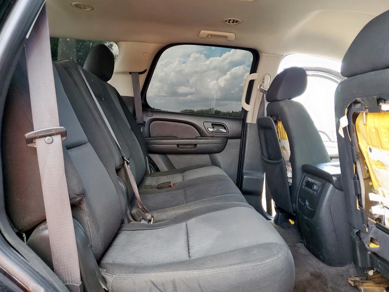 2011 CHEVROLET Tahoe