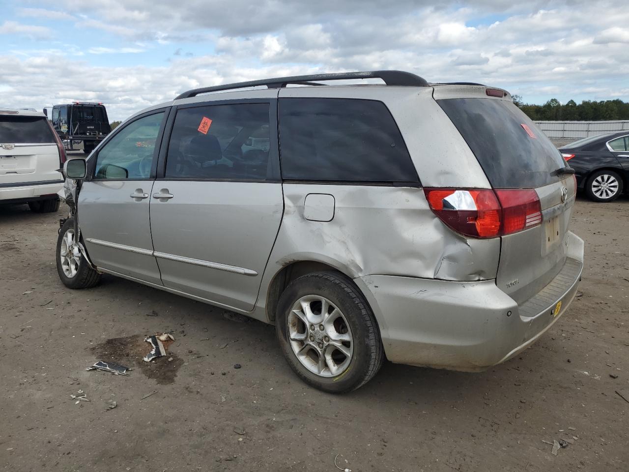 2004 TOYOTA SIENNA