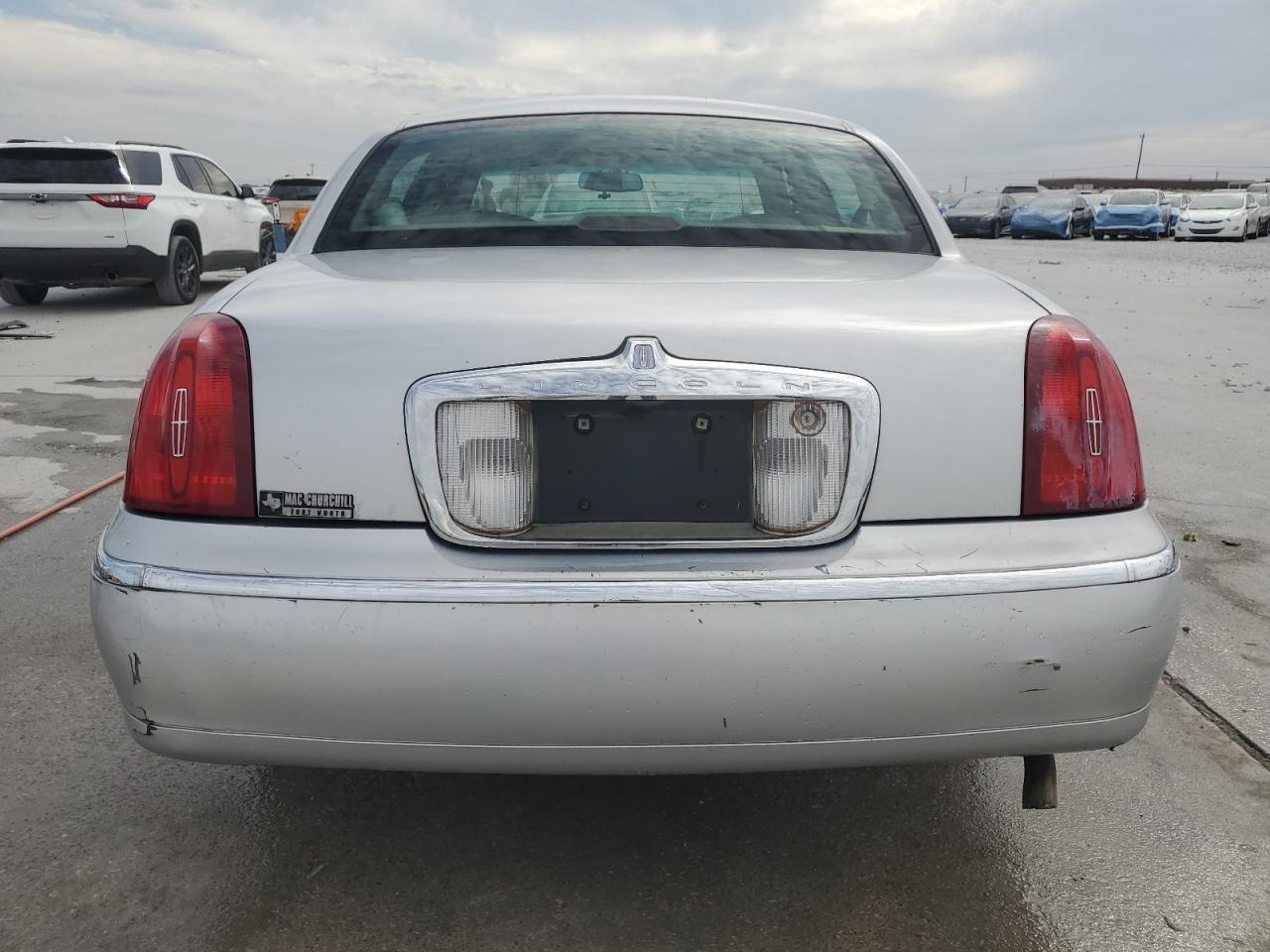2000 LINCOLN Town Car