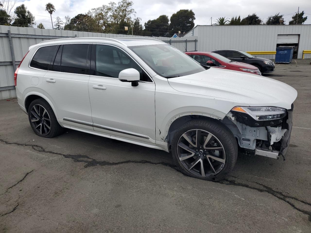 2023 VOLVO XC90