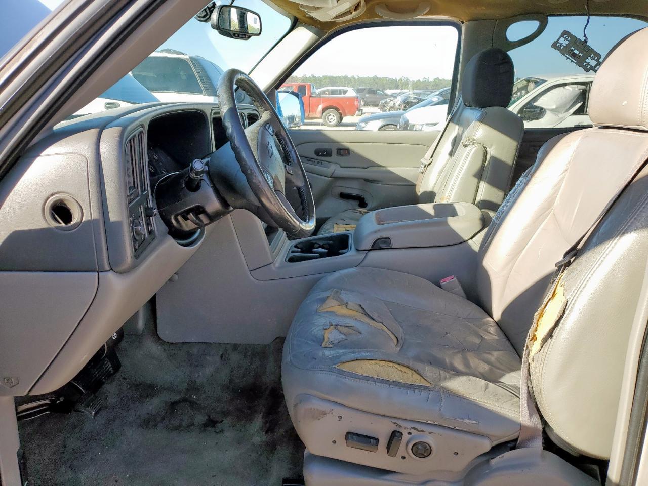 2004 CHEVROLET Tahoe