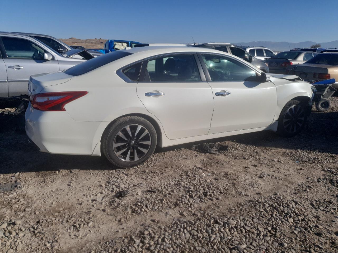 2017 NISSAN ALTIMA