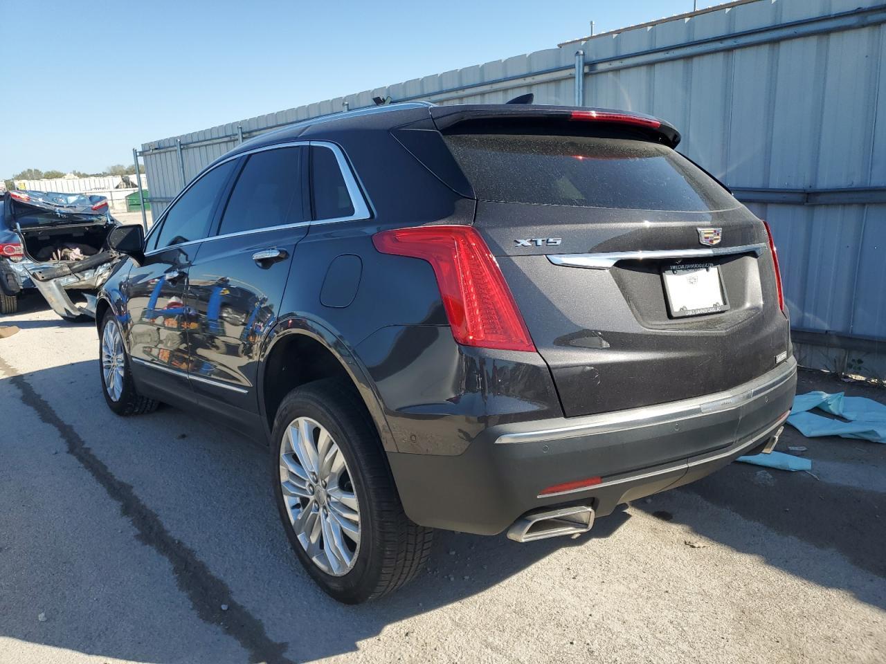 2017 CADILLAC XT5