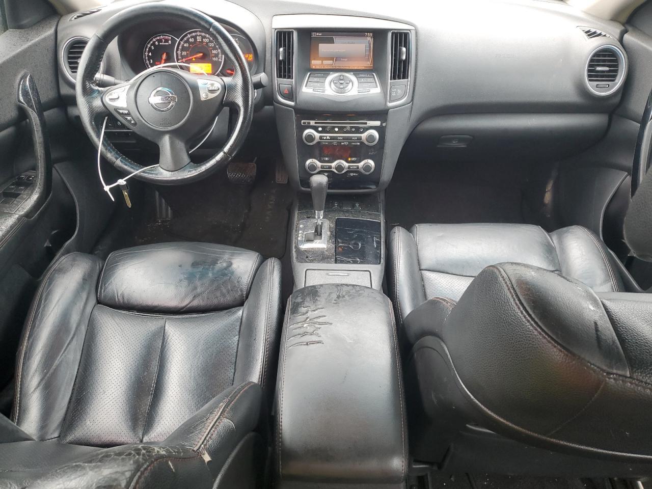 2011 NISSAN Maxima