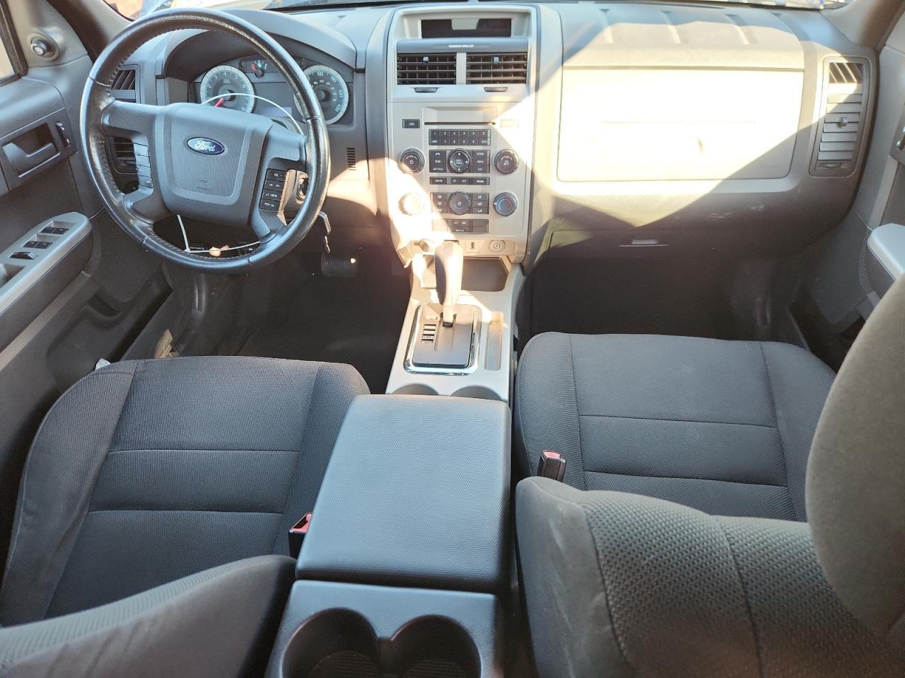 2010 FORD ESCAPE