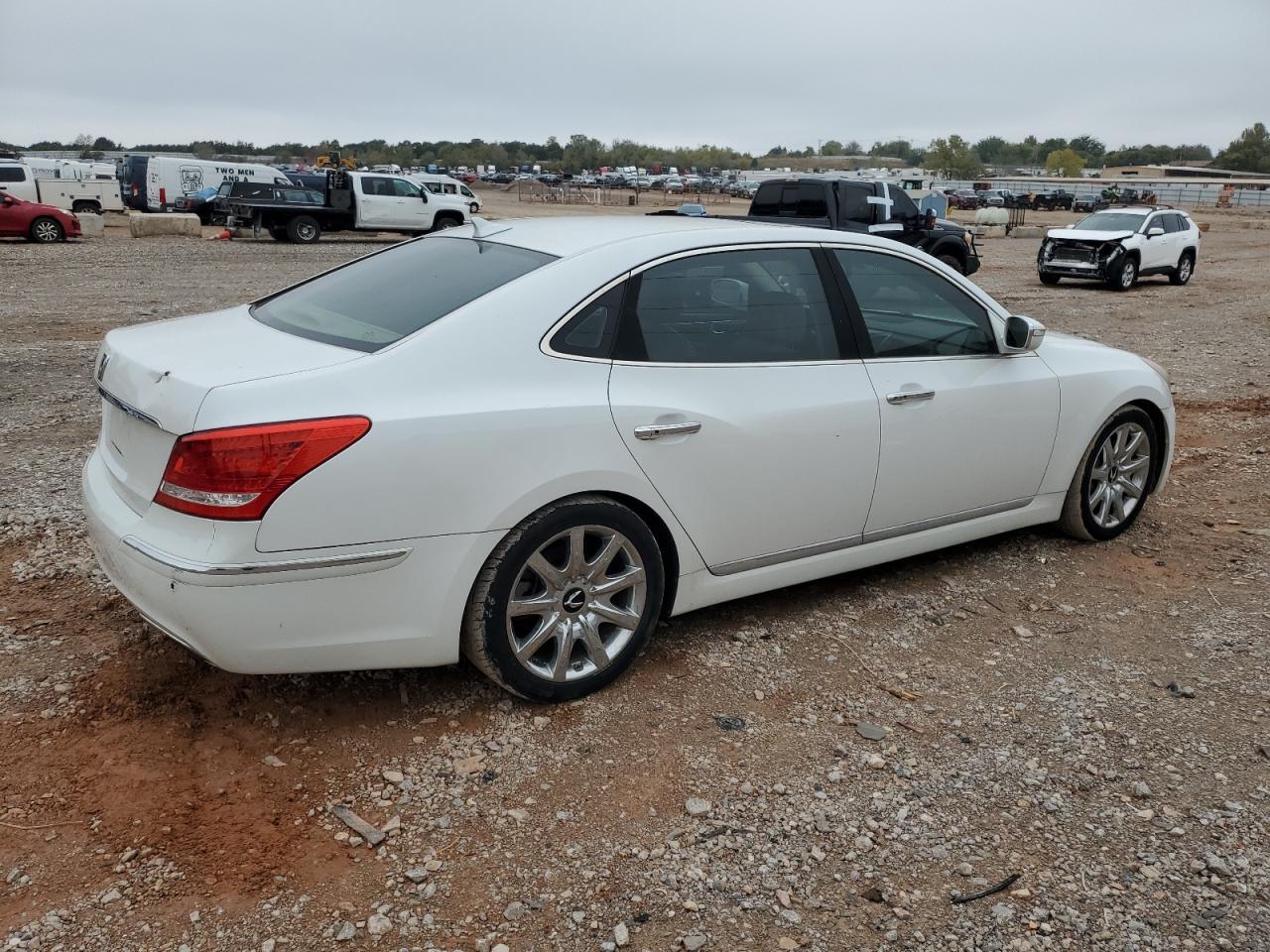 2013 HYUNDAI Equus