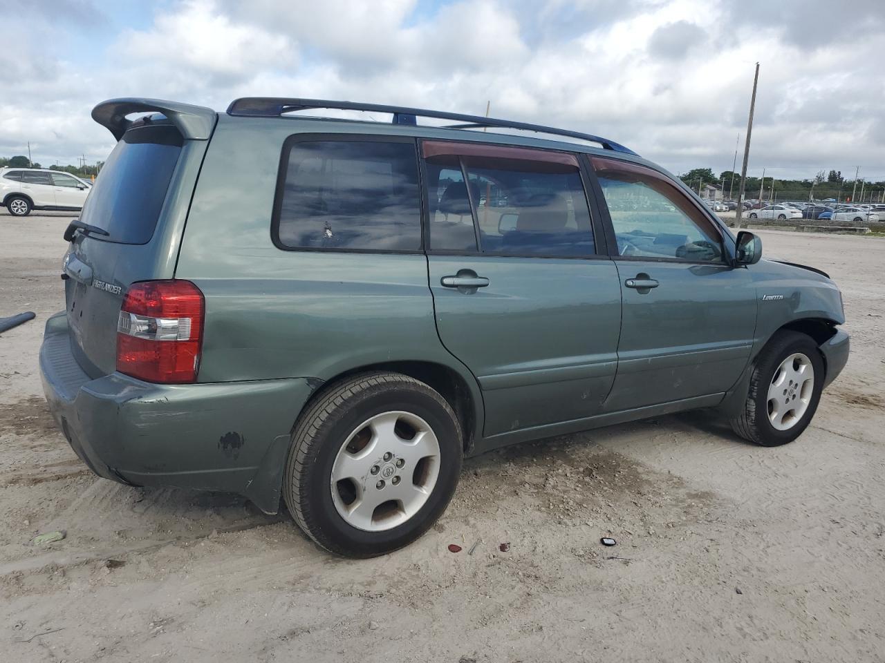 2004 TOYOTA HIGHLANDER