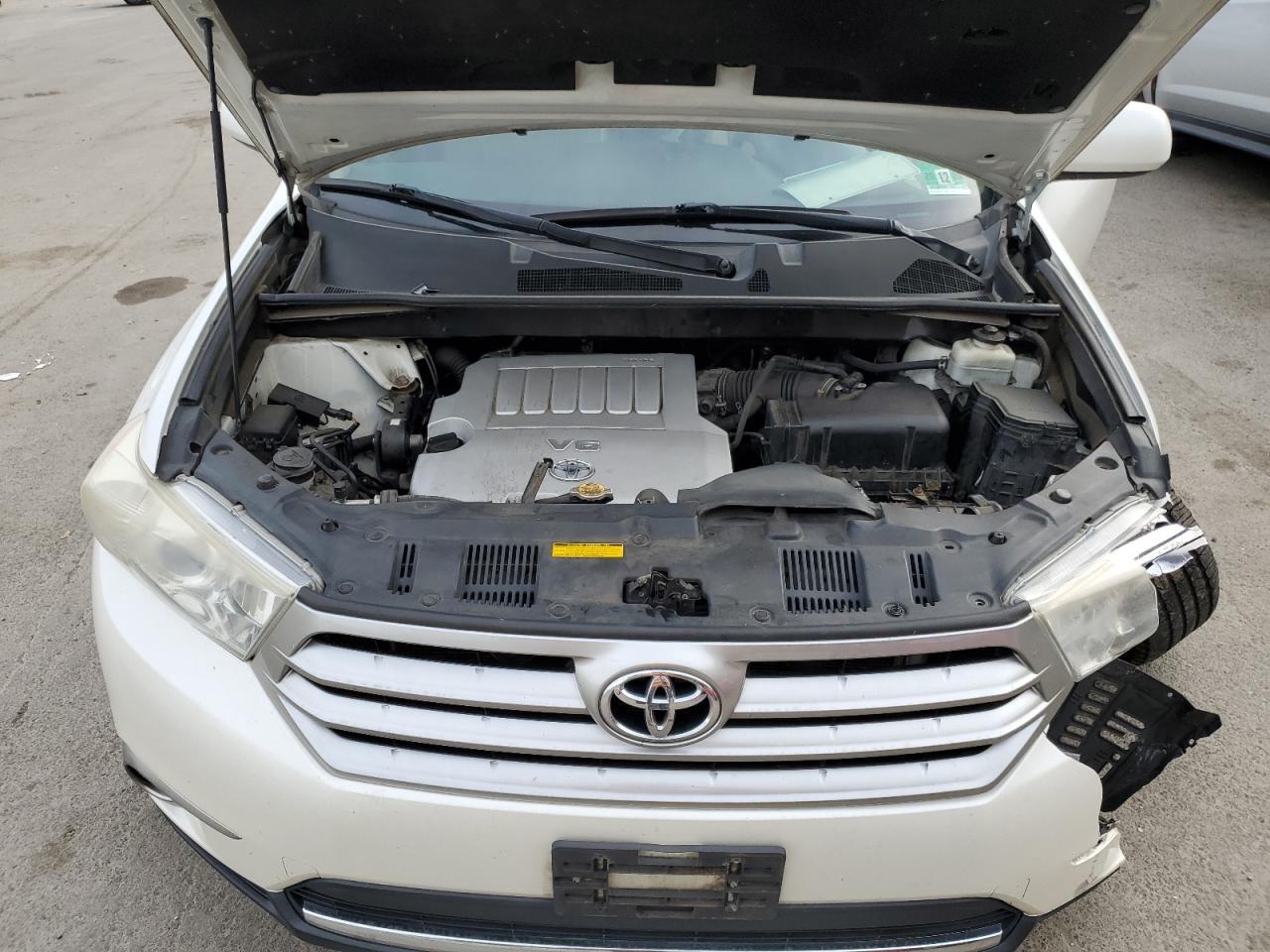 2013 TOYOTA HIGHLANDER