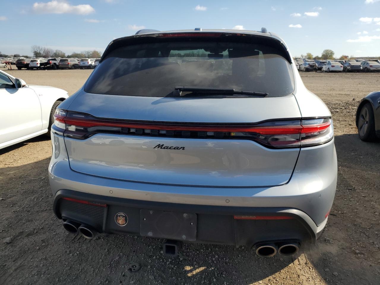 2024 PORSCHE Macan