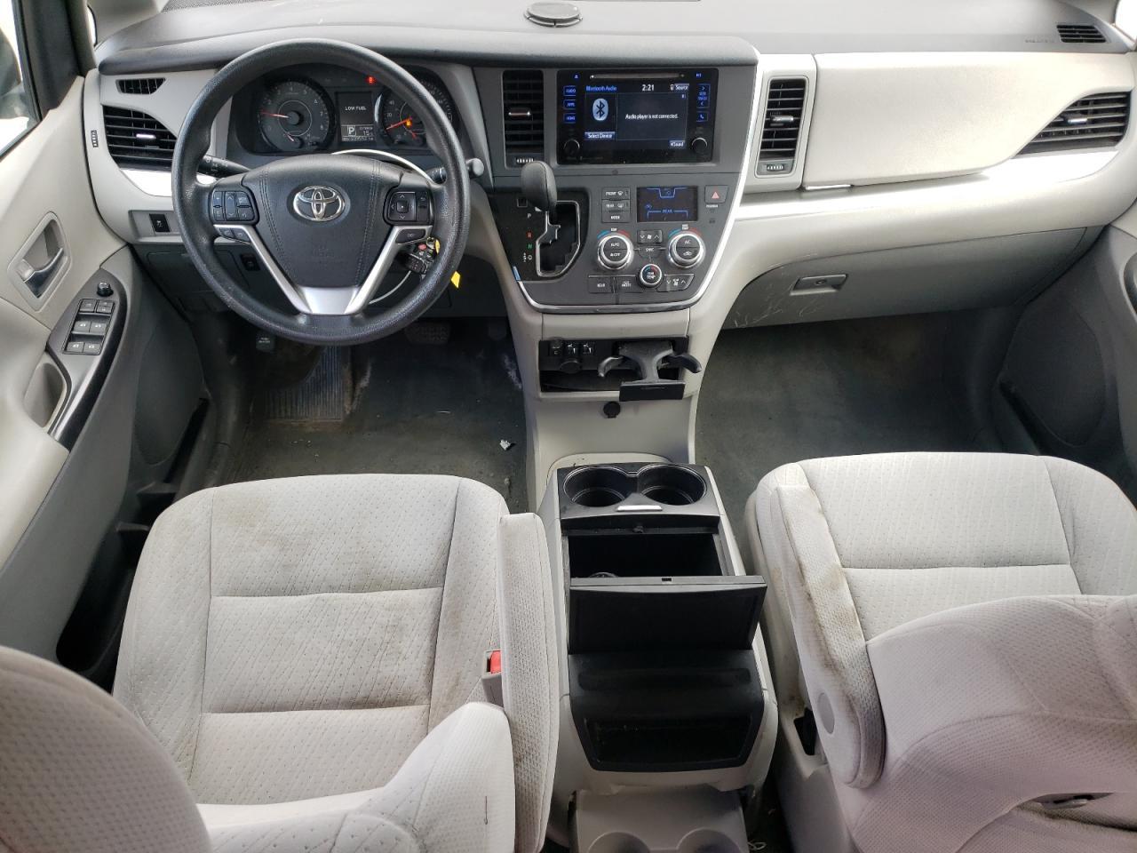 2016 TOYOTA SIENNA