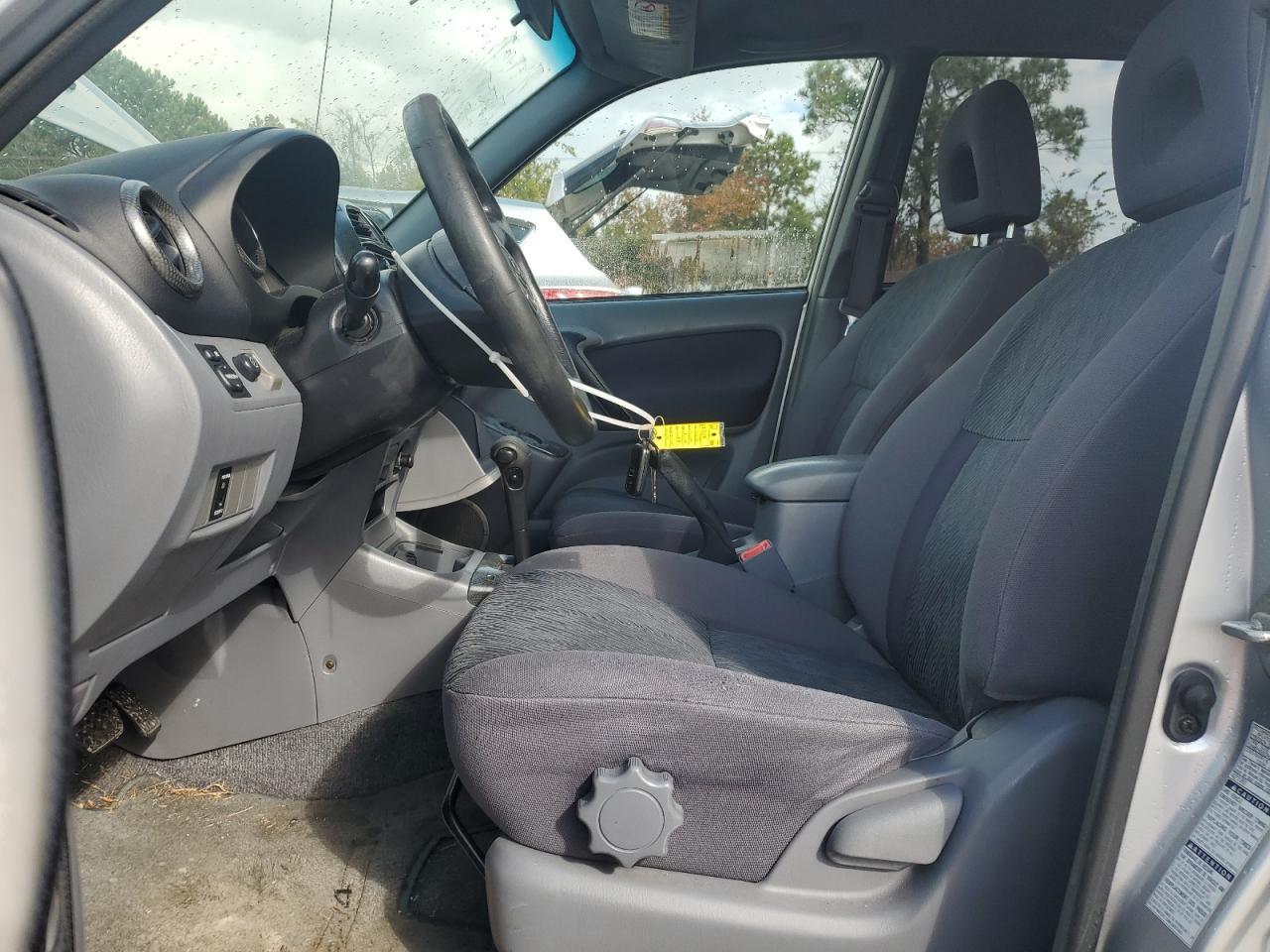 2002 TOYOTA RAV4