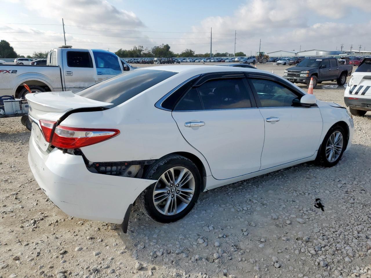 2017 TOYOTA CAMRY