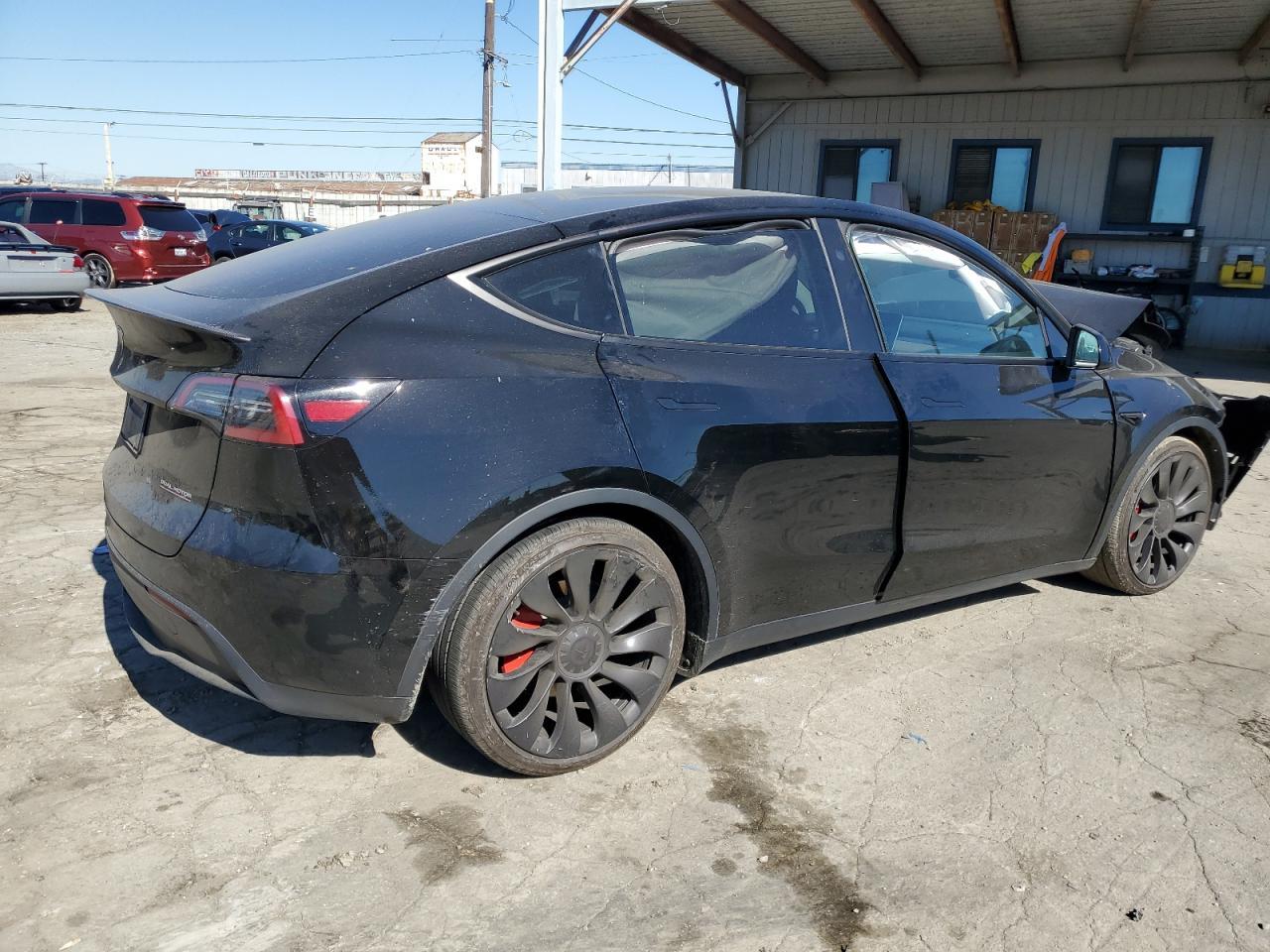 2025 TESLA MODEL Y