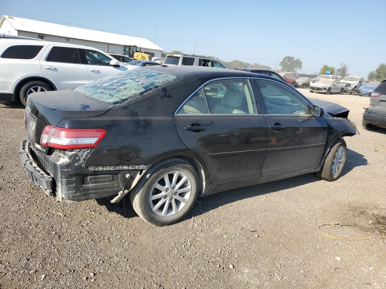 2011 TOYOTA CAMRY