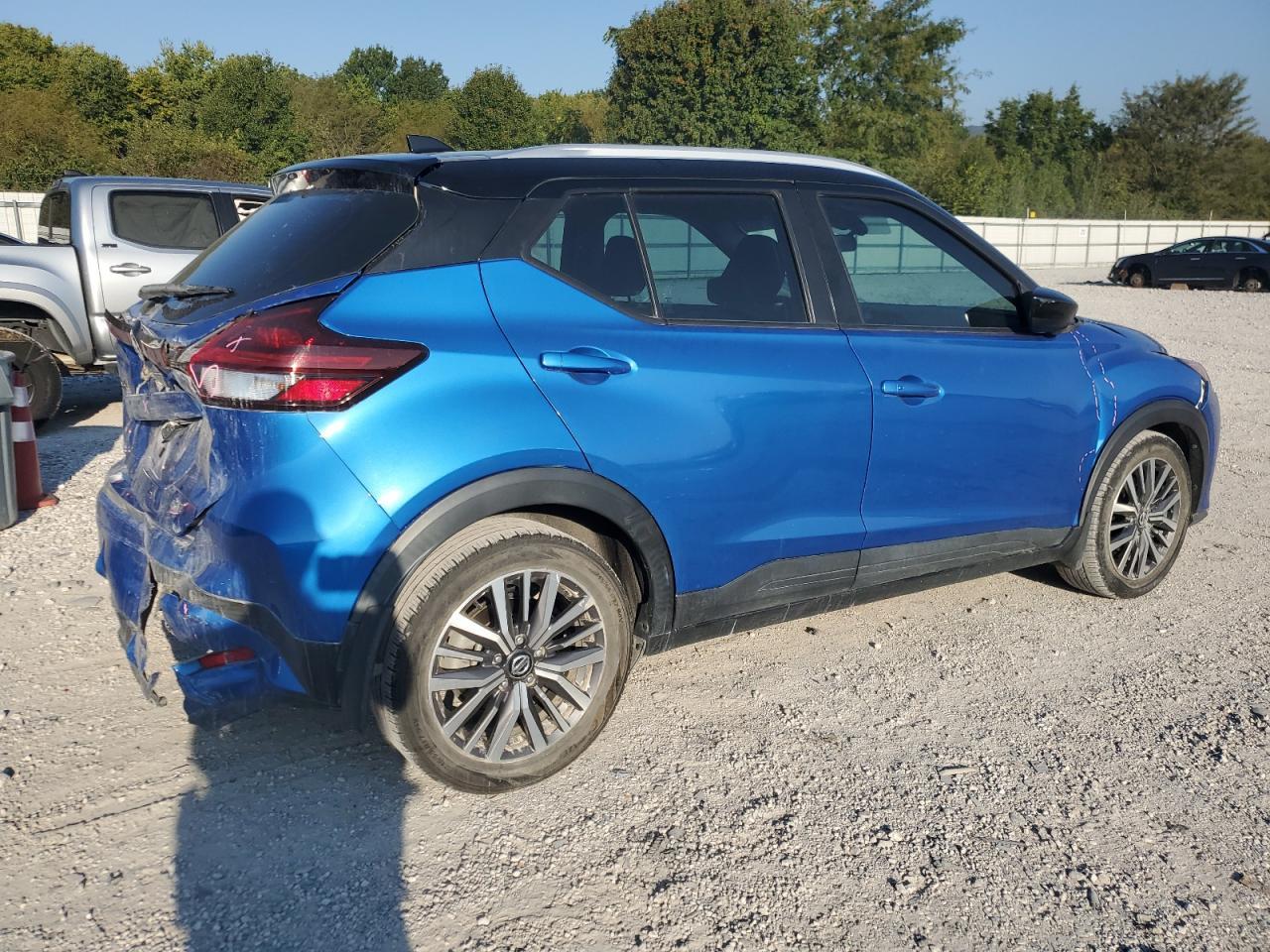 2021 NISSAN KICKS