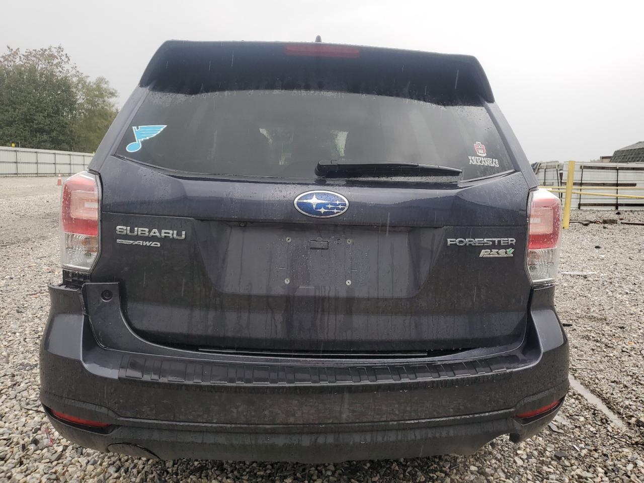 2017 SUBARU FORESTER