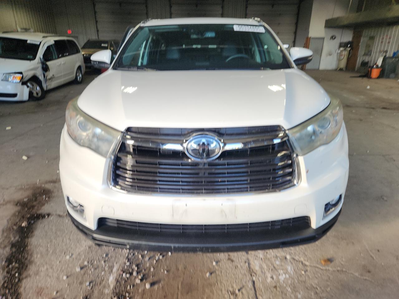 2016 TOYOTA HIGHLANDER