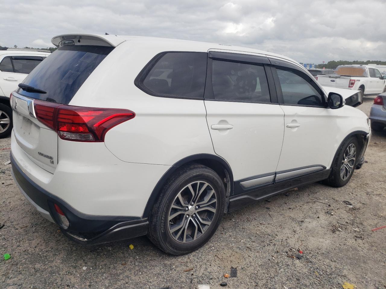 2016 MITSUBISHI outlander