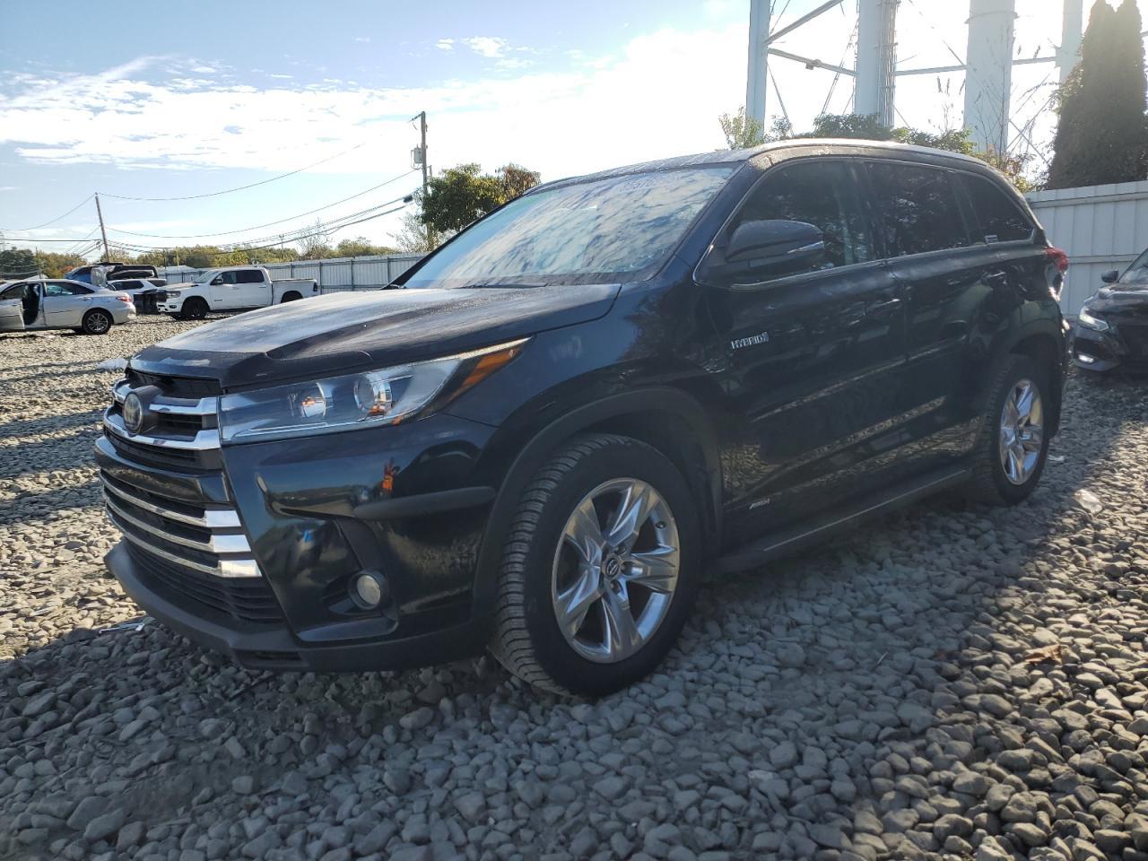 2017 TOYOTA HIGHLANDER