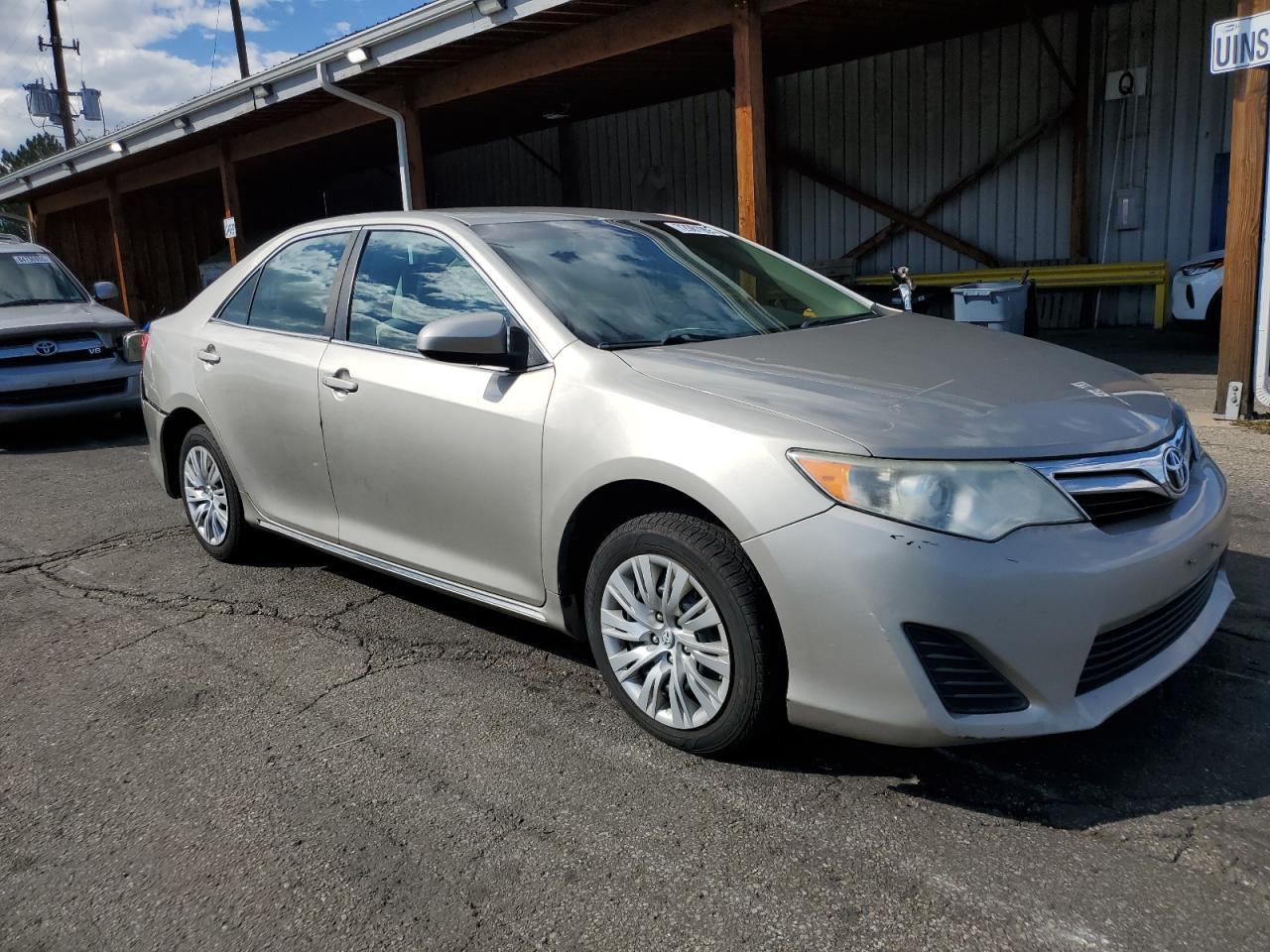 2014 TOYOTA CAMRY