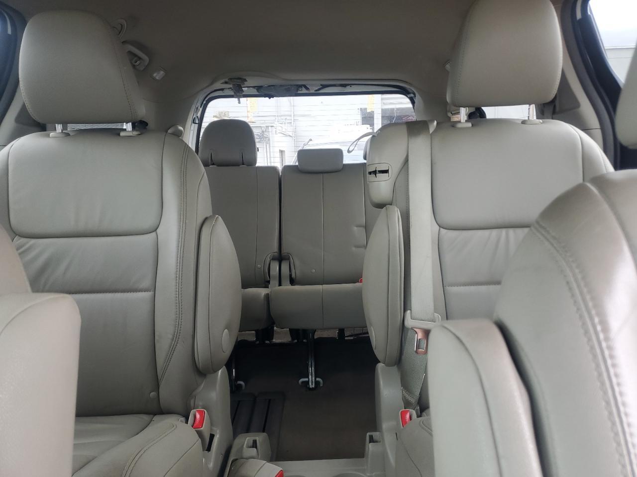 2016 TOYOTA SIENNA
