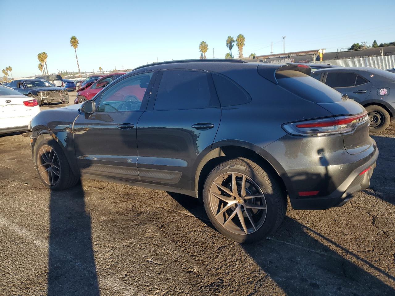 2024 PORSCHE Macan