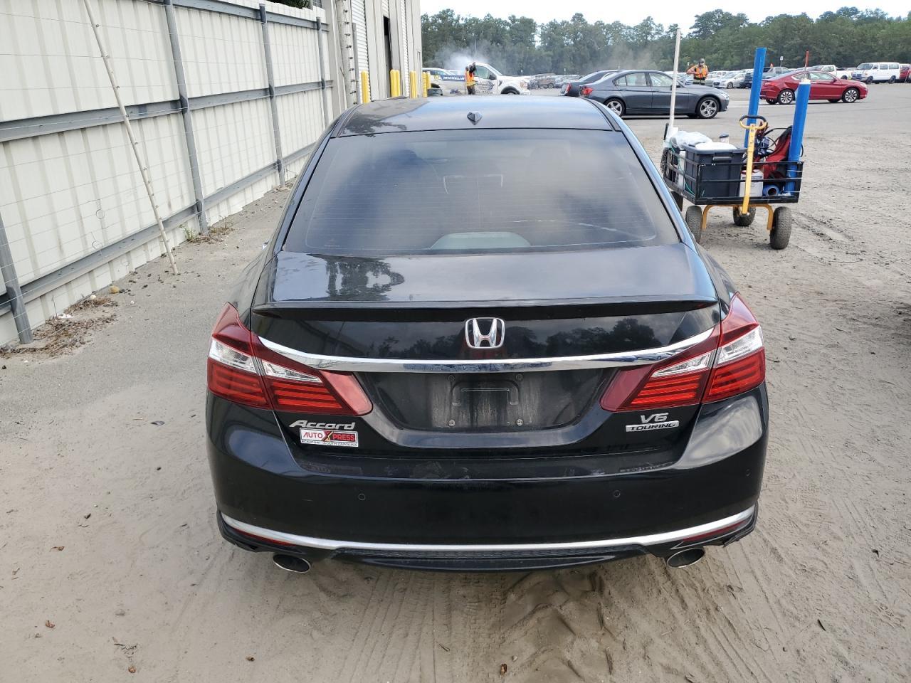 2016 HONDA ACCORD