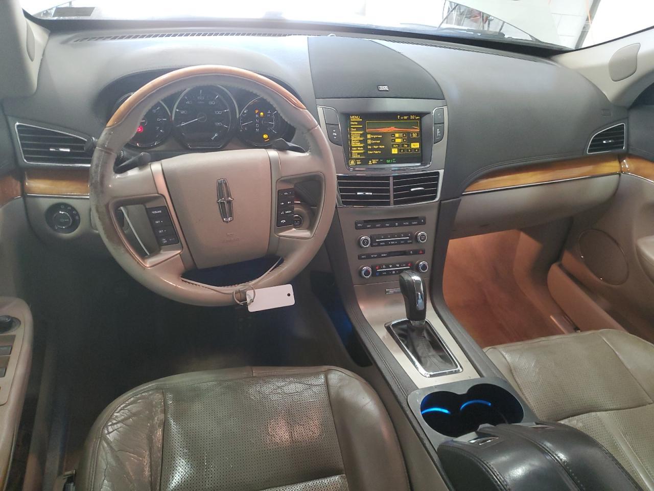 2010 LINCOLN MKT